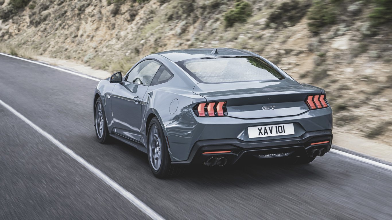 Новият Ford Mustang идва в Европа като купе и кабриолет 1 orig.jpg65c3da4f61452