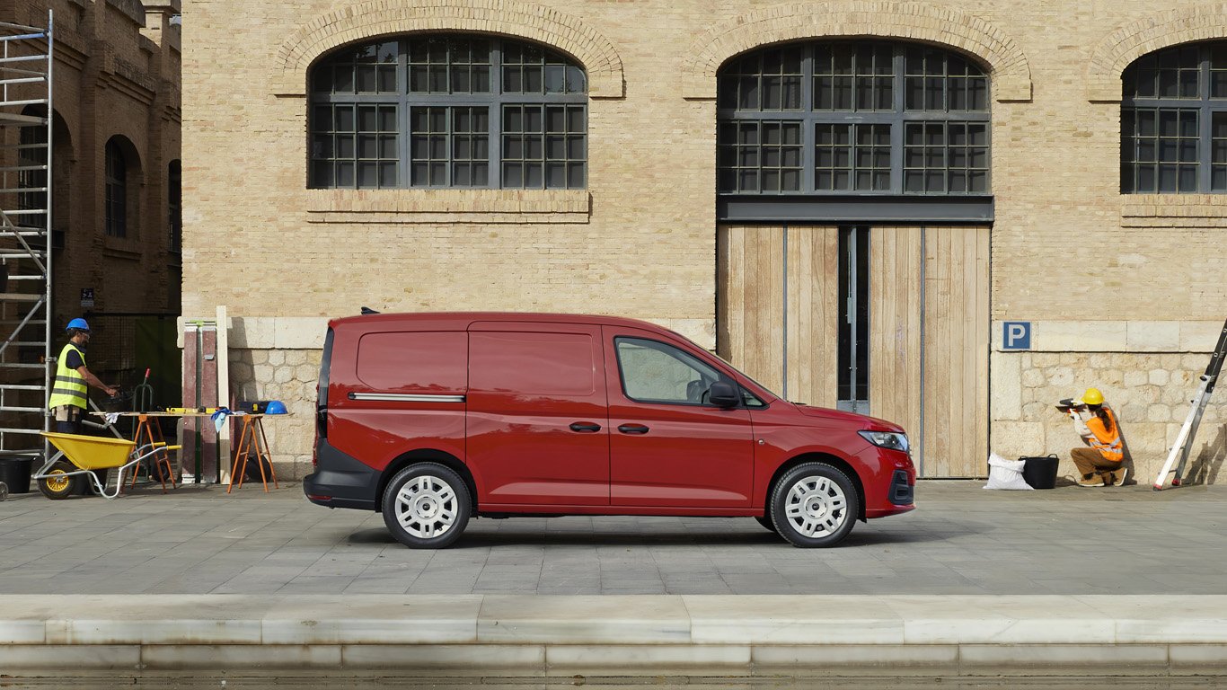 Новият Ford Transit Connect ще предлага plug-in хибридно задвижване 2 orig.jpg65c3f66b53b09