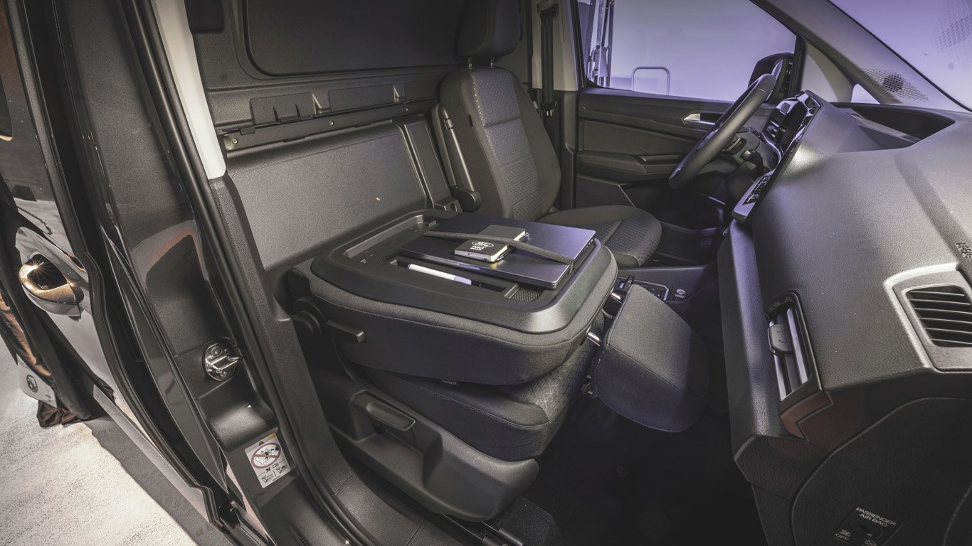 Новият Ford Transit Connect ще предлага plug-in хибридно задвижване 9 orig.jpg65c3f671c31b1