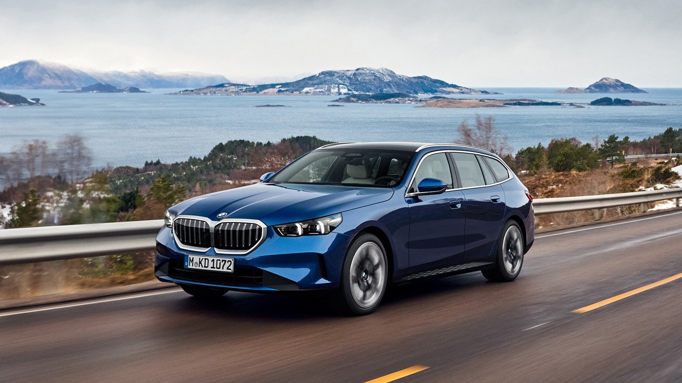 Новото BMW Серия 5 Touring дебютира с дизелови и електрически двигатели 1 orig.jpg65c7eaed10c0b