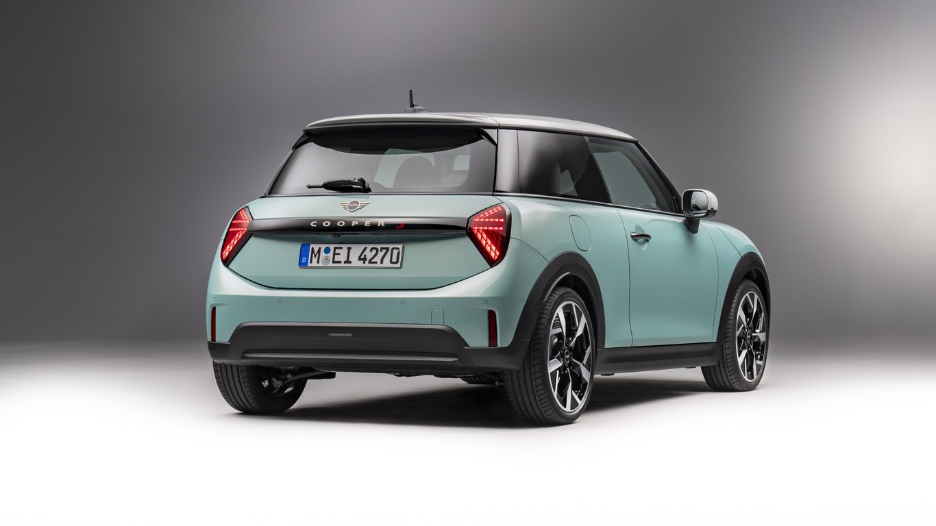 Новото MINI Cooper идва с два мощни бензинови двигателя и автоматик 5 orig.jpg65cd22e70f395