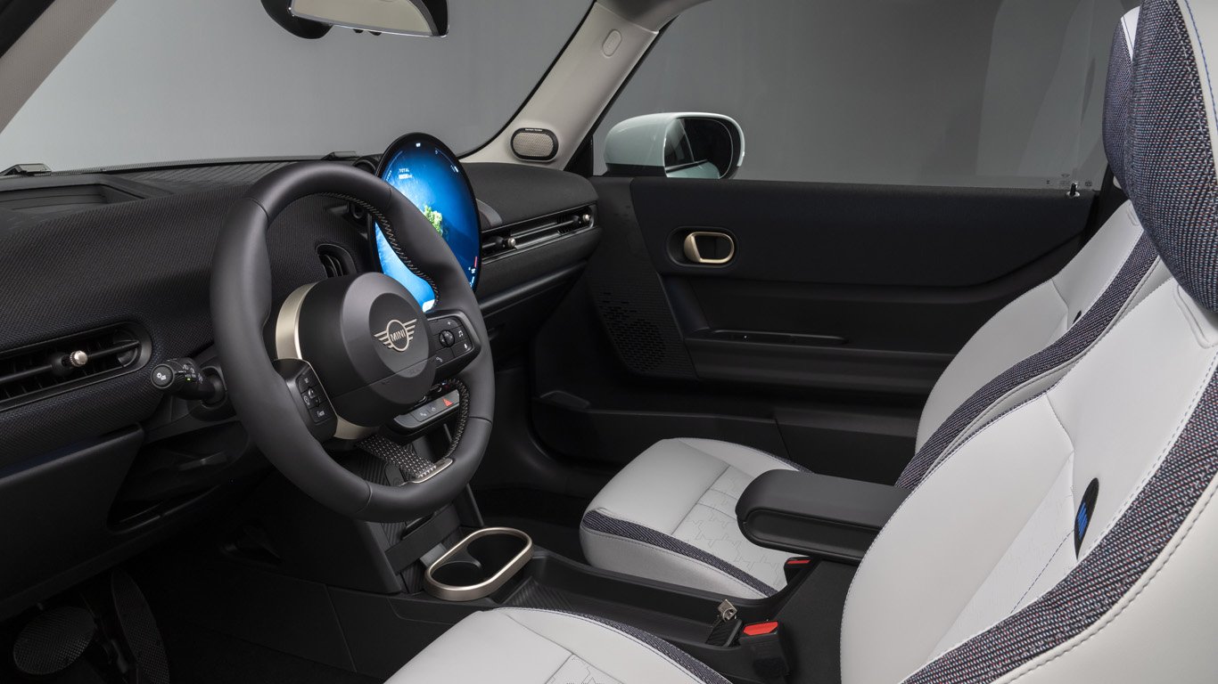 Новото MINI Cooper идва с два мощни бензинови двигателя и автоматик 6 orig.jpg65cd22e7e651a