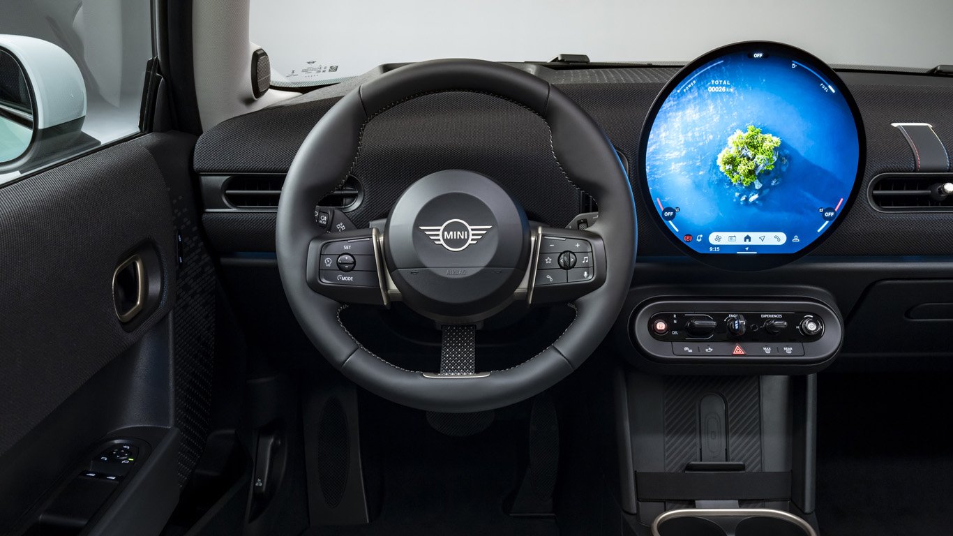 Новото MINI Cooper идва с два мощни бензинови двигателя и автоматик 7 orig.jpg65cd22e8cb70e