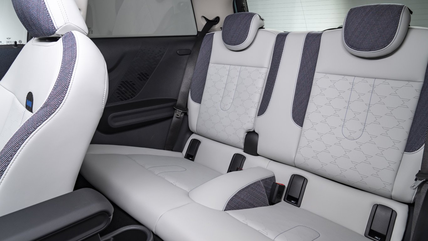 Новото MINI Cooper идва с два мощни бензинови двигателя и автоматик 8 orig.jpg65cd22e9c85a8