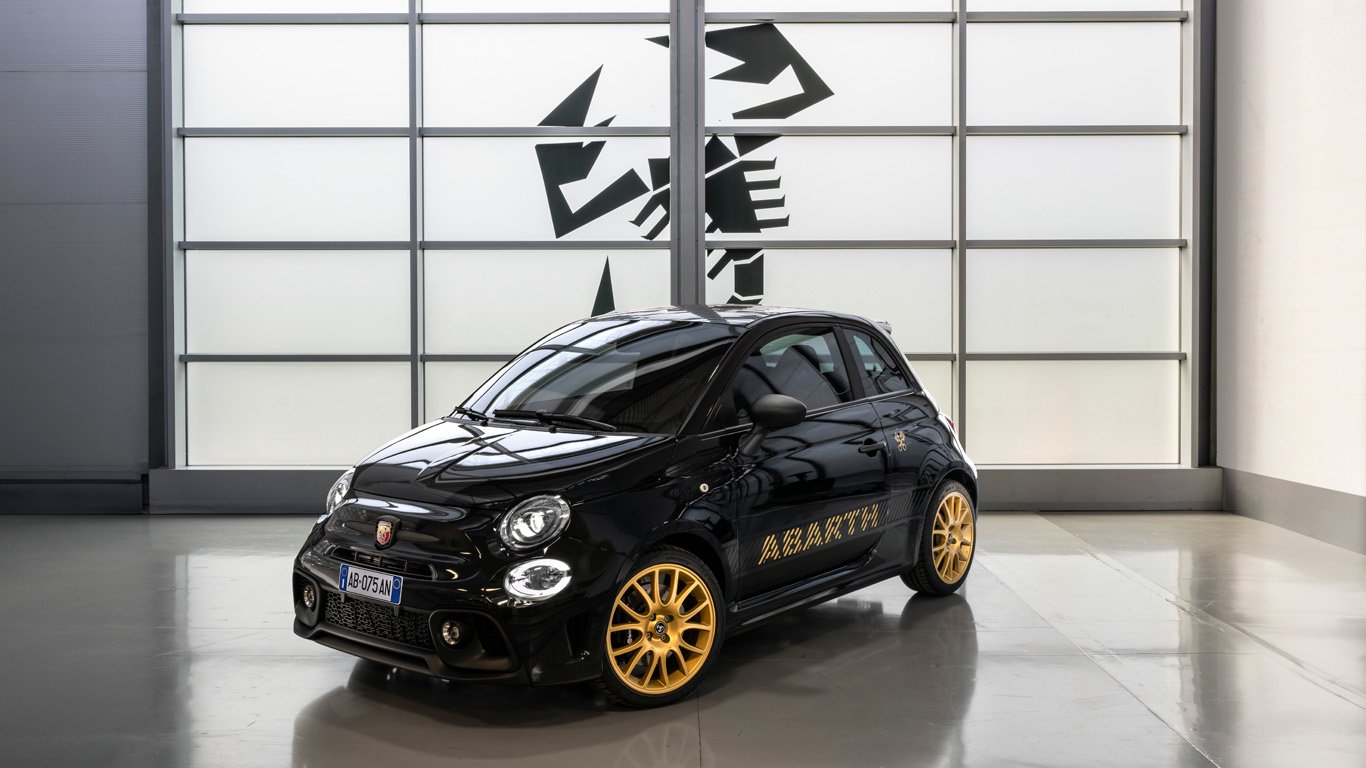 Abarth пусна лимитирана серия на модела 695 само в 1368 бройки 3 orig.jpg65cfb7d438b63