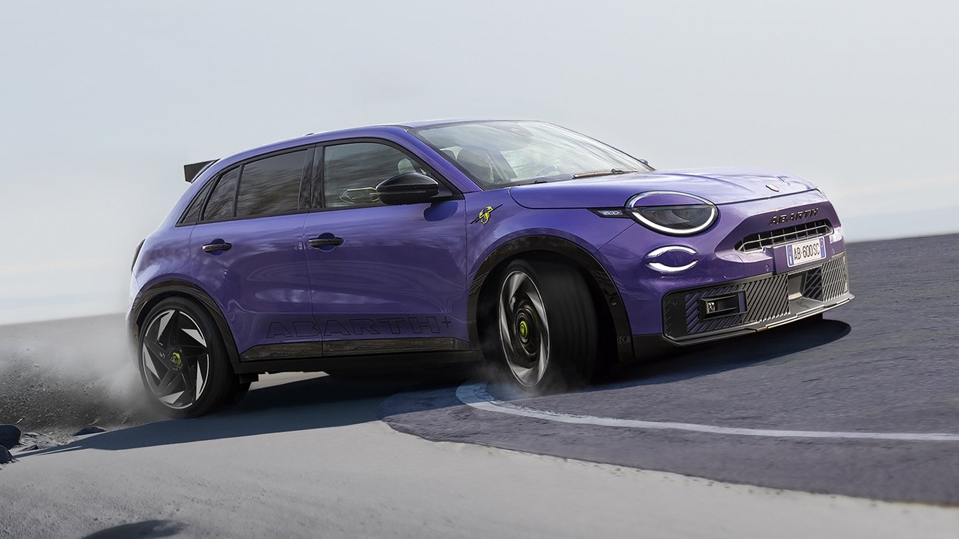 Abarth пусна лимитирана серия на модела 695 само в 1368 бройки 7 orig.jpg65cfb7d7cd936