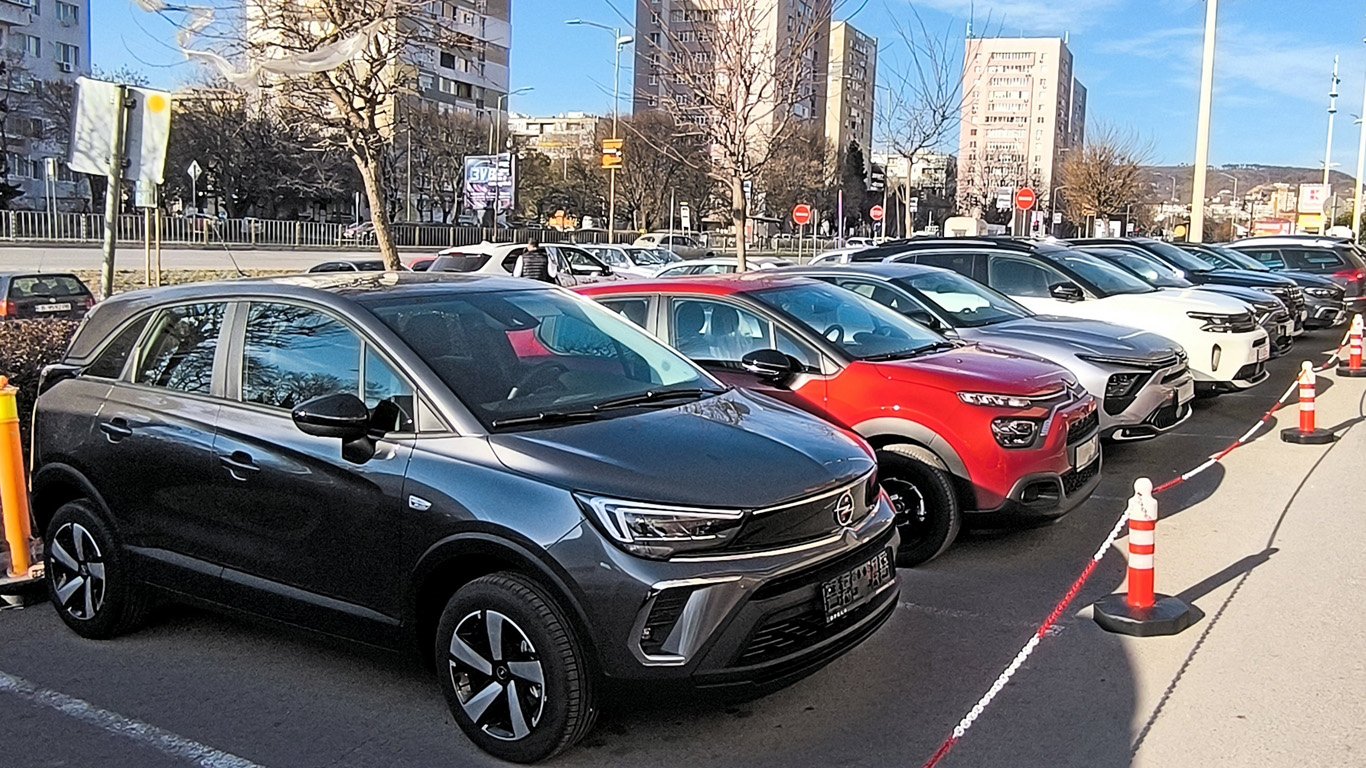 Мобилен офис за марките на Stellantis отвори във Варна 2 orig.jpg65cfc5e44dba5