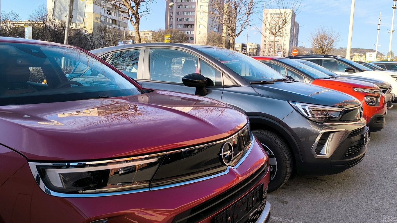 Мобилен офис за марките на Stellantis отвори във Варна 3 orig.jpg65cfc5e535b57