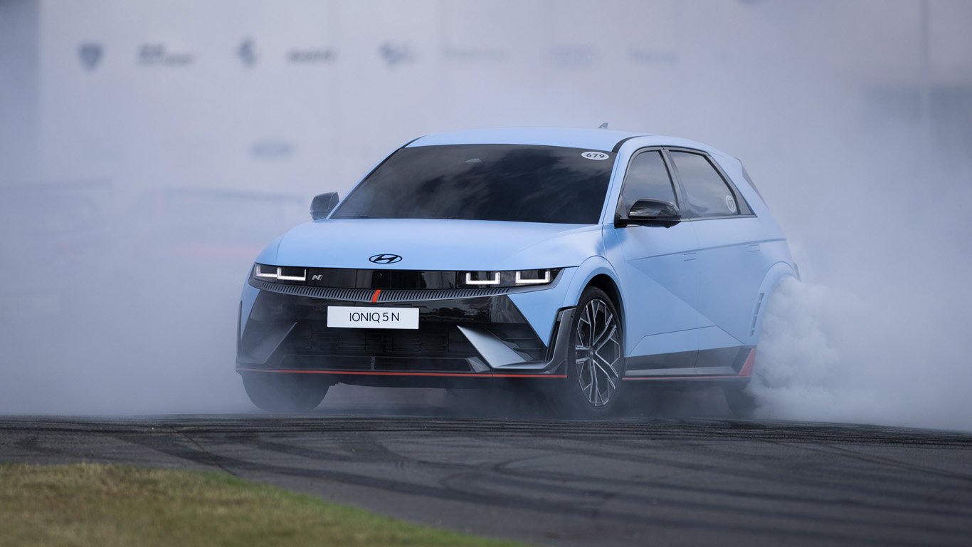 Електрическият Hyundai IONIQ 5 N пристигна в България 3 orig.jpg65d3d67bdb669