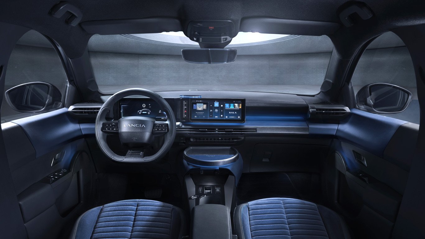 С новата Lancia Ypsilon започва ренесанс за марката 4 orig.jpg65d5361323ffe