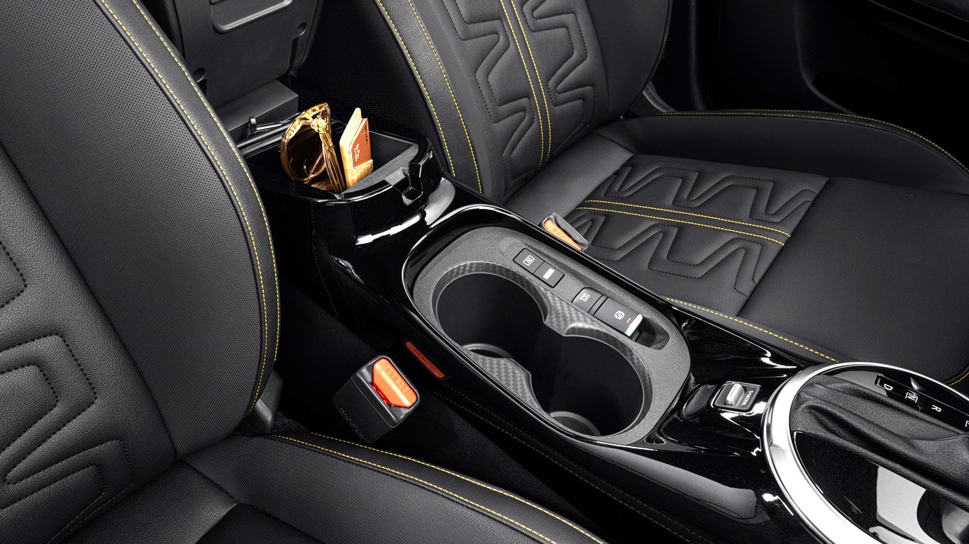 Обновеният Nissan Juke дебютира в емблематичния жълт цвят 6 orig.jpg65d67d01af4ca