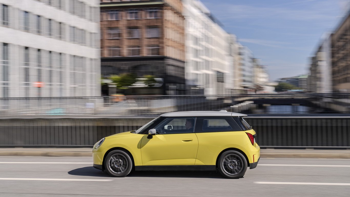 Новото MINI Cooper E идва през май с мощност от 184 конски сили 3 orig.jpg65dd262aa7bb3