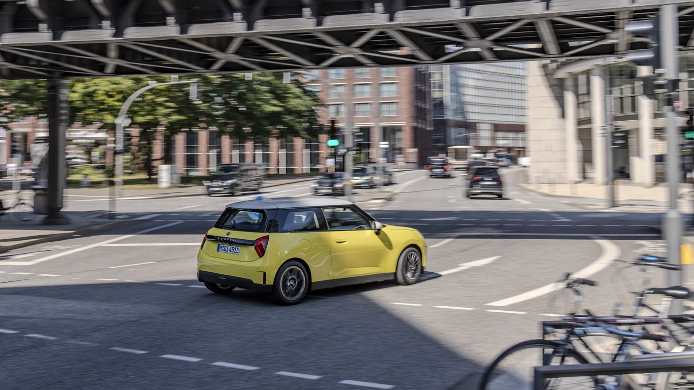 Новото MINI Cooper E идва през май с мощност от 184 конски сили 4 orig.jpg65dd262bbf564