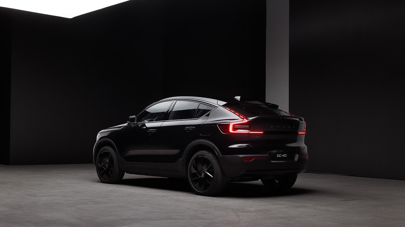 Volvo променя имената на моделите XC40 и C40 Recharge 5 Volvo EC40 Black Edition