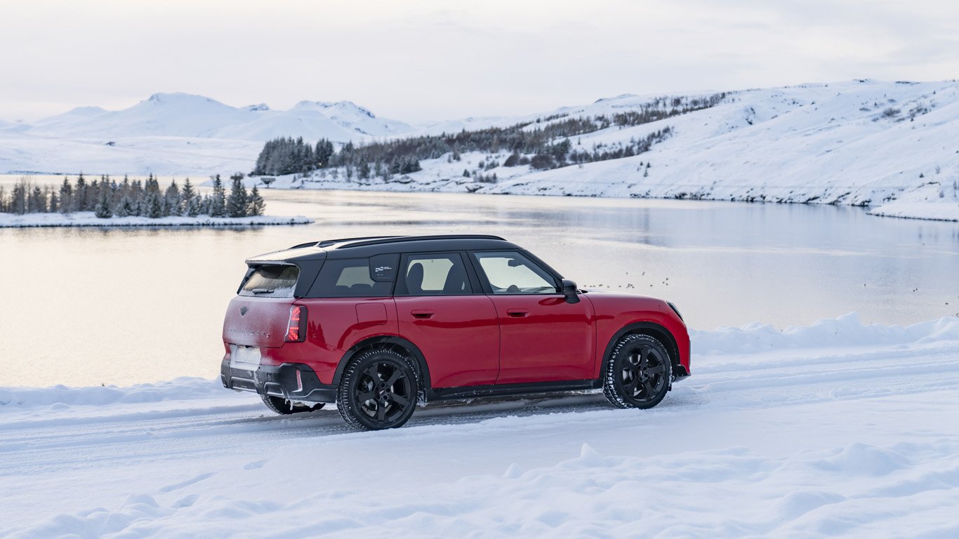 Новото MINI Countryman S ALL4 атакува екстремния терен на Исландия 1 orig.jpg65de77c1b030b