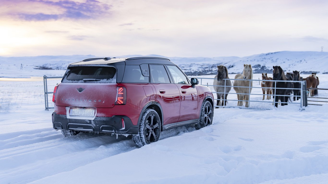 Новото MINI Countryman S ALL4 атакува екстремния терен на Исландия 5 orig.jpg65de77c5e094b