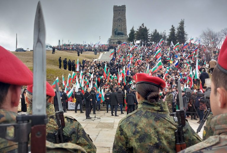 Румен-Радев:-3-март-е-нашата-памет-и-преклонение-пред-саможертвата-на-поколения-българи