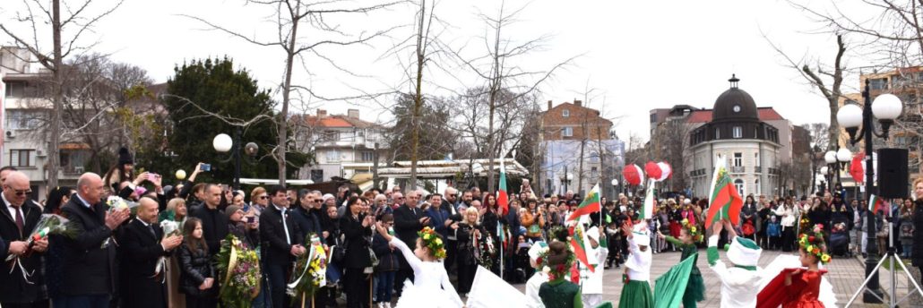 Поморие-празнува-146-години-свободна-България-с-общоградско-тържество