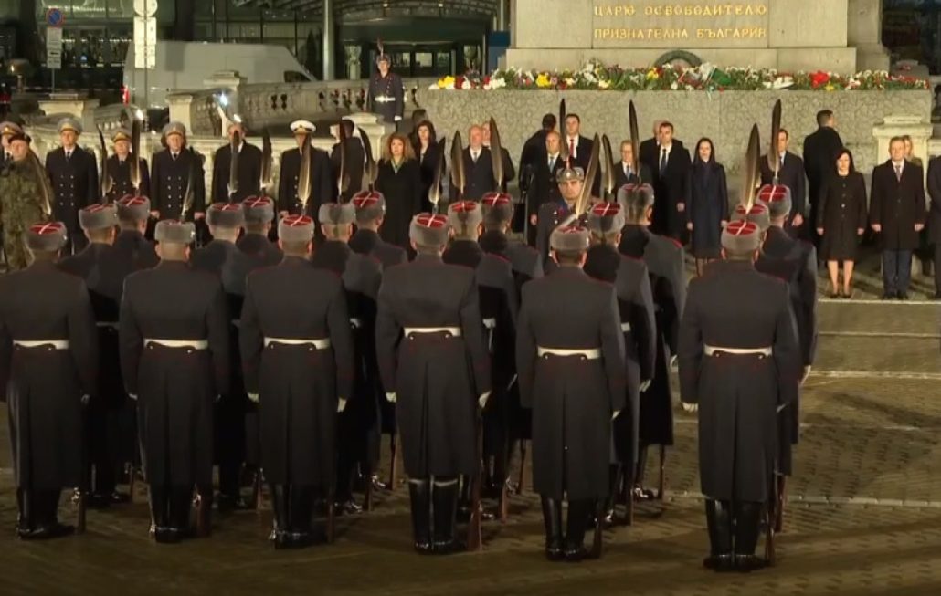 Президентът-от-зарята-проверка-в-София:-Българските-политици-да-бдим-над-суверенитета-на-родината