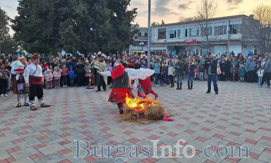 Традицията-в-Камено:-Най-атрактивните-кукери-победиха-злото,-за-да-има-здраве-и-плодородие-(видео-и-снимки)