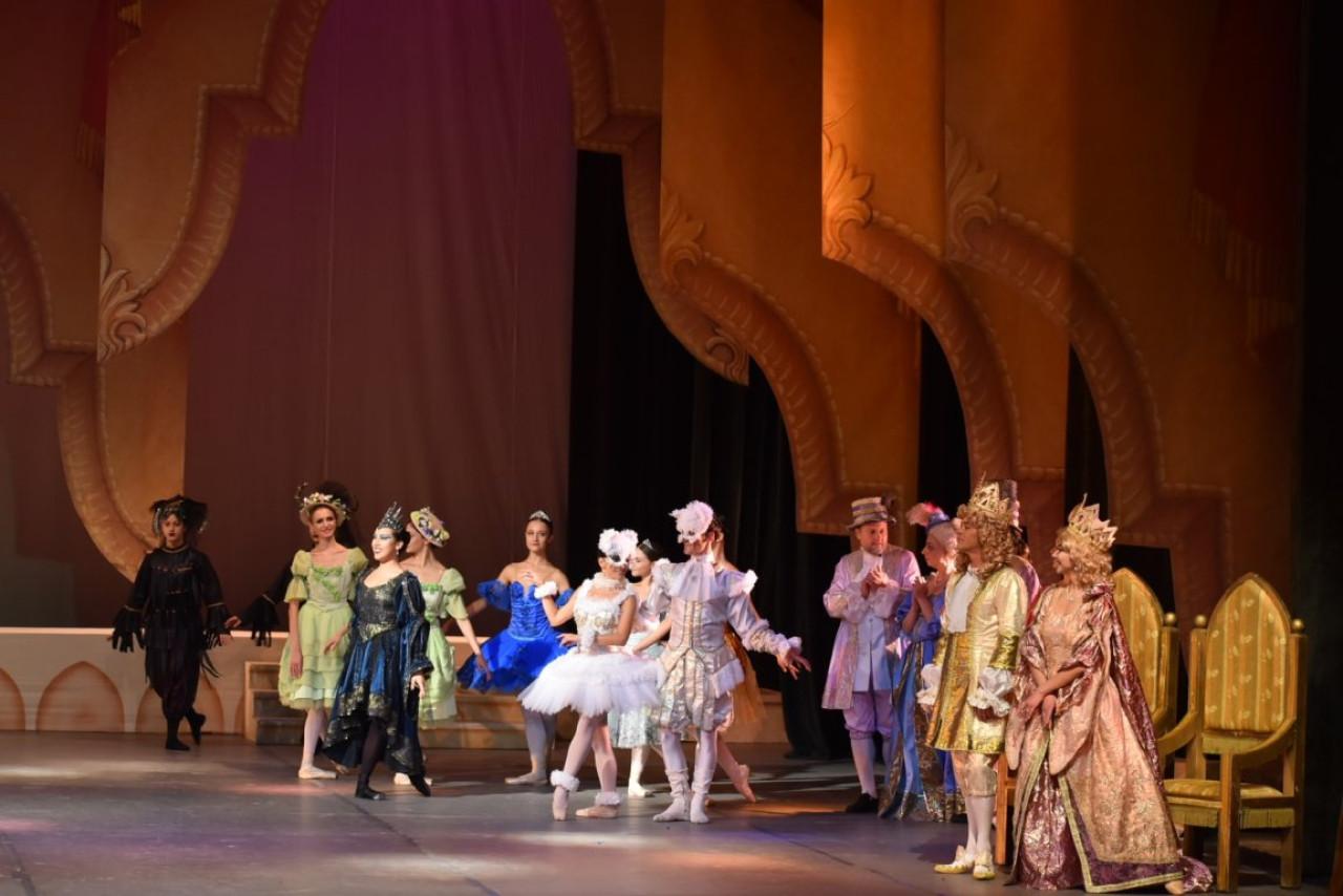 Маргарита Черомухина и Емил Йорданов блестят в „Спящата красавица“ в понеделник Маргарита-Черомухина-и-Емил-Йорданов-блестят-в-„Спящата-красавица“-в-понеделник