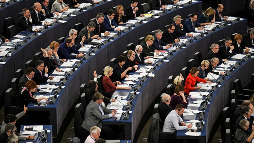 Евакуираха-централата-на-Европарламента-в-Брюксел-заради-сигнал-за-бомба