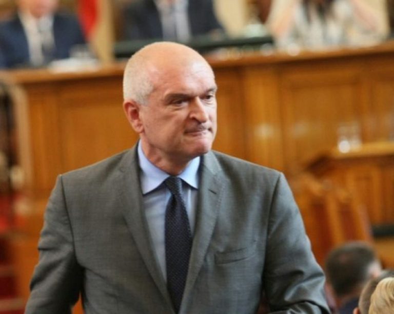 Премиерът-Главчев-предлага-нова-смяна:-Кирил-Вътев-да-бъде-освободен-като-министър-на-земеделието-и-храните