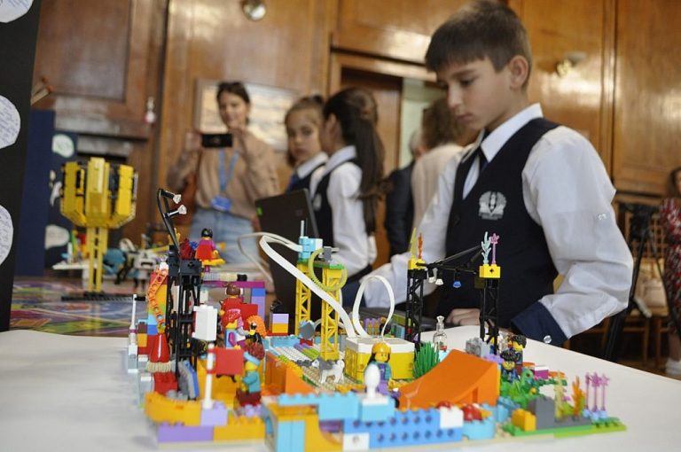 200-деца-идват-в-Бургас-за-най-големия-фестивал-за-Лего-роботика-в-света