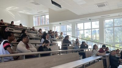 Доказан американски специалист се срещна със студентите по медицина от Университет "Проф. д-р Асен Златаров" 3 171282360063843