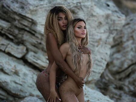 Теа от Ергенът се впусна в горещи ласки с мулатка (СНИМКИ 18+) 2 image