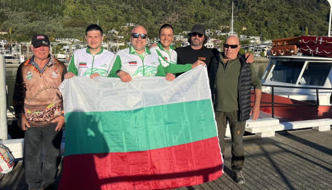 Нов рекорд за бургазлията Цанко Цанков, преплува протока Кук с най-бързо време 2 image