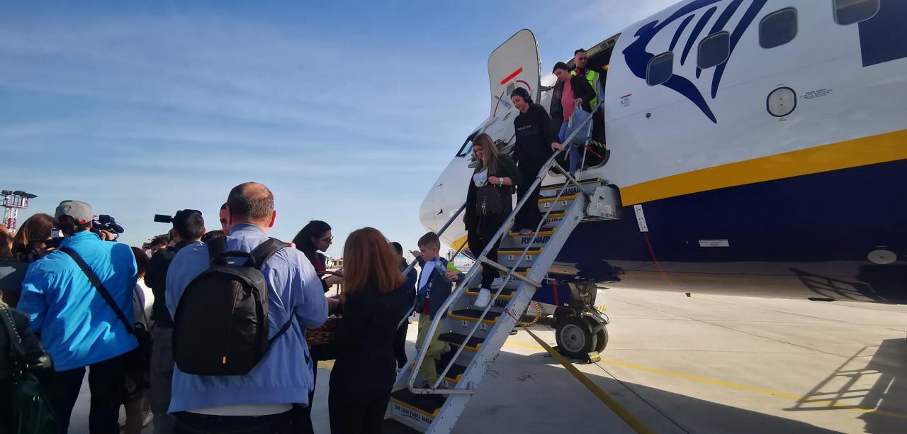 Бургас посрещна първия полет след присъединяването към Шенген, кацна самолет от Краков 1 image