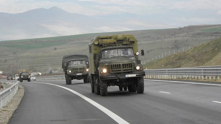 Военна-техника-тръгва-из-страната,-най-натоварено-ще-е-през-уикенда