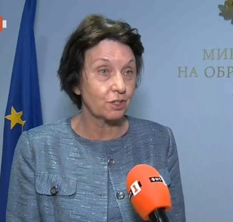 Зам. министърът на образованието: Техническата грешка от първата матура няма да повлияе на оценката Зам.-министърът-на-образованието:-Техническата-грешка-от-първата-матура-няма-да-повлияе-на-оценката