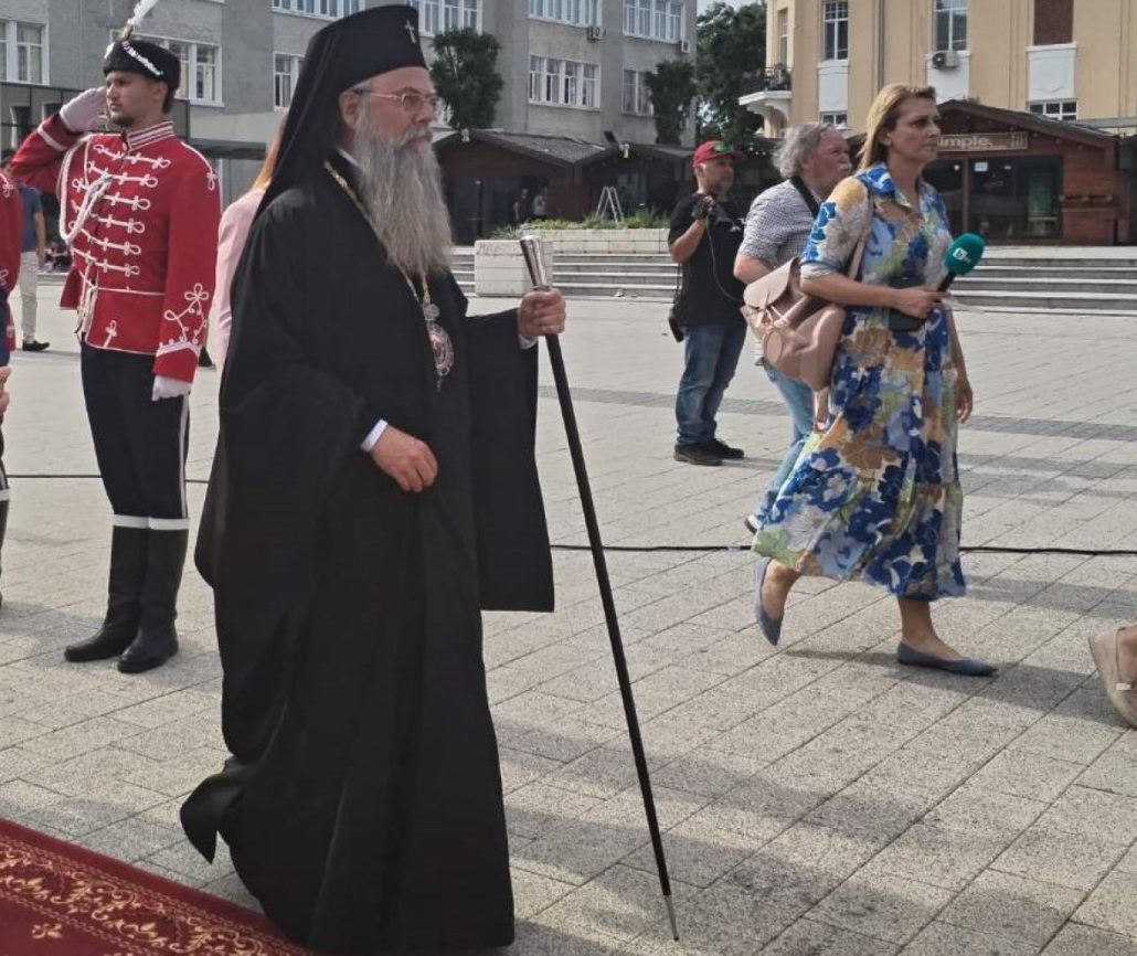 Пловдивският-митрополит-Николай-в-Бургас:-Кой-ще-е-партиарх,-ли?-И-на-ум-не-ви-идва