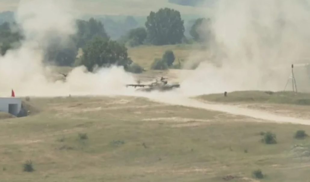Стотици-военни-демонстрираха-уменията-си-край-Хасково
