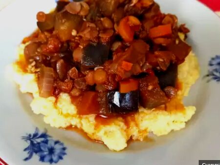 Комшийката ми каза тази рецепта за патладжанено рагу с качамак, бива си я Комшийката-ми-каза-тази-рецепта-за-патладжанено-рагу-с-качамак,-бива-си-я