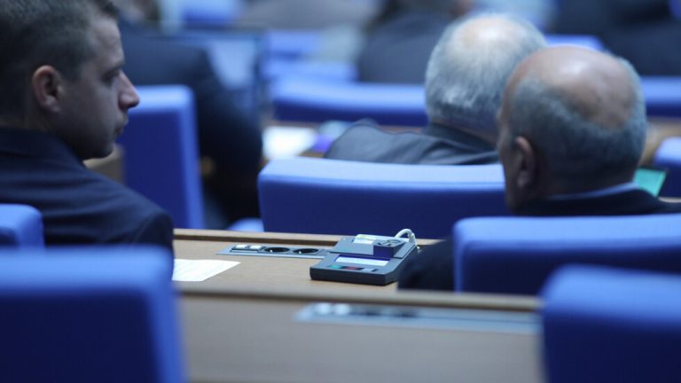 Как-се-разпределят-мандатите-в-50-ото-Народно-събрание-и-следващия-Европейски-парламент