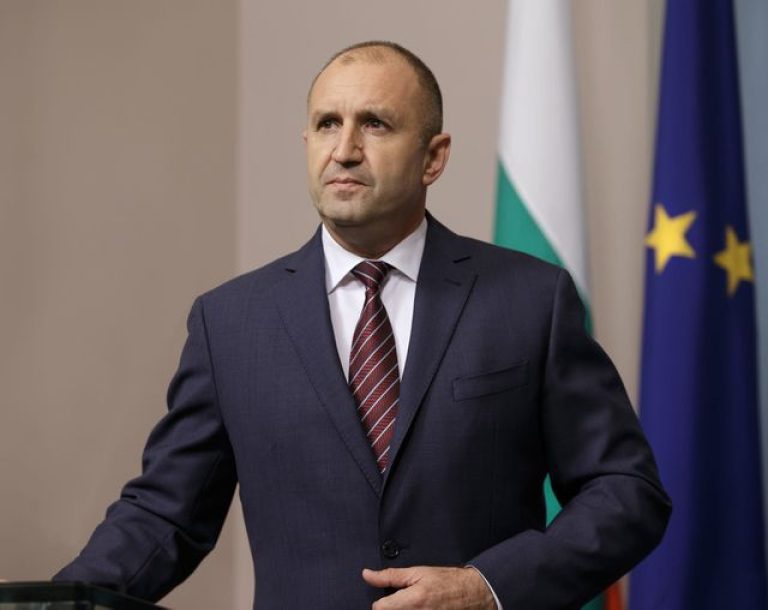 Президентът:-Трябва-военна-подготовка-за-младите