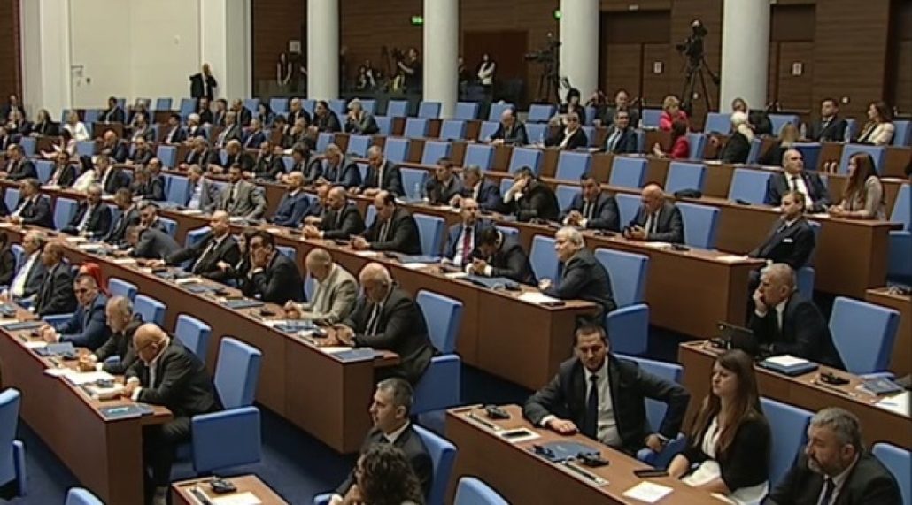 Депутатите-избират-председател-на-НС,-първи-опит-–-неуспешен