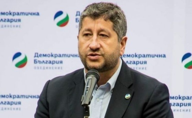Депутатите-приеха-оставката-на-Христо-Иванов-и-се-скараха-за-него