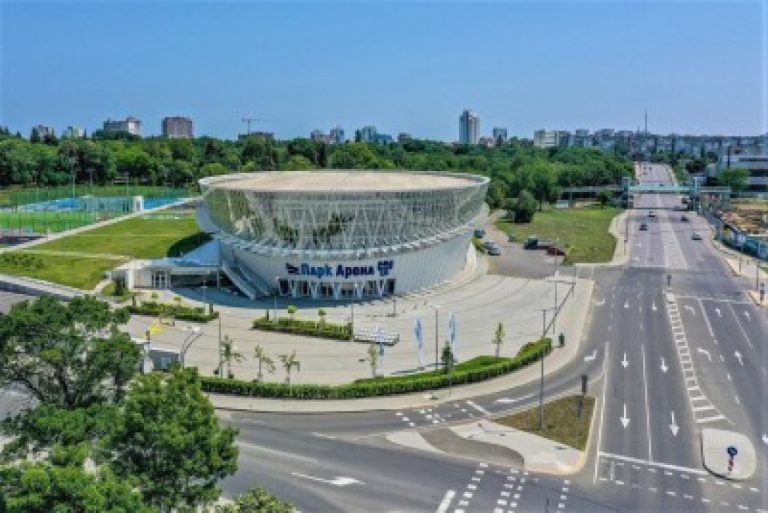 Създават-фотоволтаична-централа-върху-покрива-на-плувния-басейн-в-„Славейков“-в-Бургас