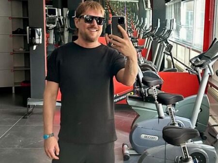 Този поп певец се ошишка 1 image