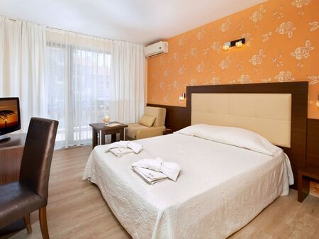 Почистена ли е хотелската Ви стая 1 image