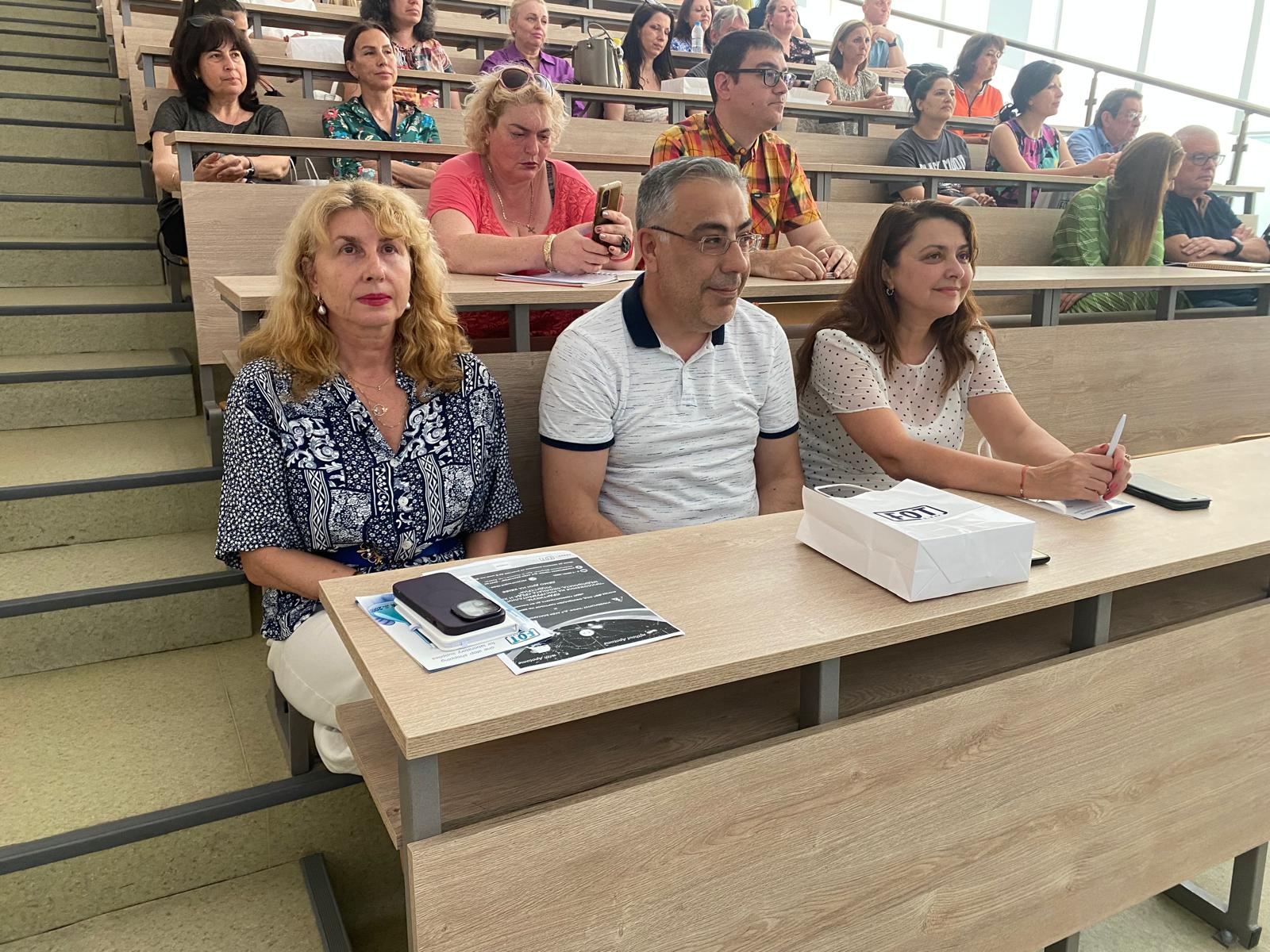 Практикум в Университет Проф. д-р Асен Златаров събра доказани учени в инструменталните методи за анализ 3 4