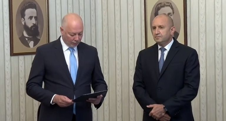 Росен-Желязков-прие-мандата-на-ГЕРБ-за-съставяне-на-правителство,-върна-го-изпълнен