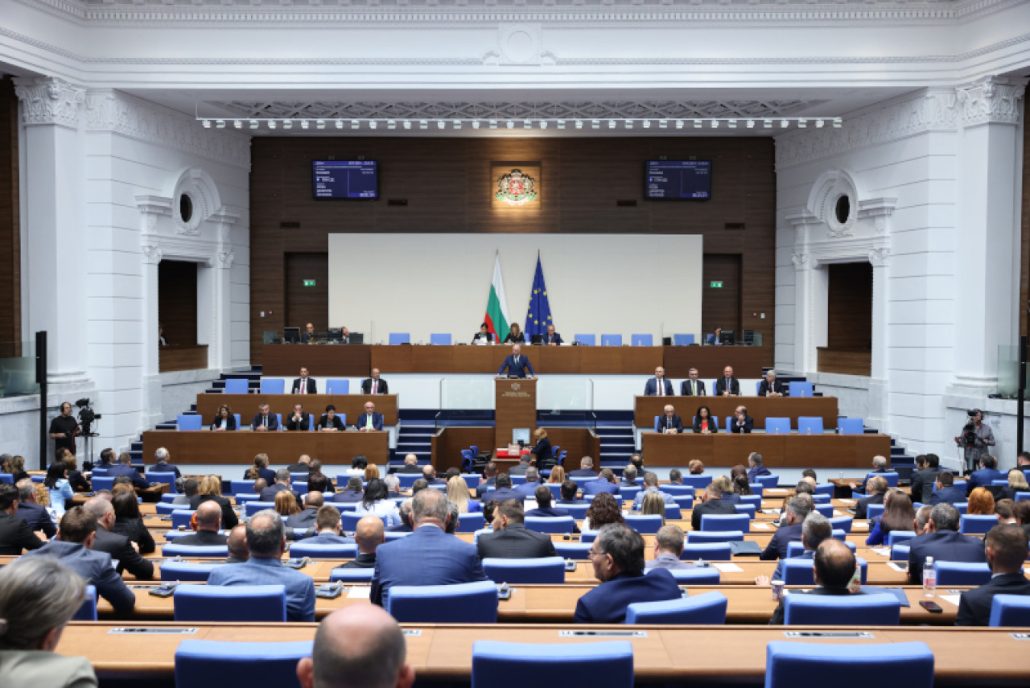 Още-двама-депутати-напуснаха-парламентарната-група-на-ДПС