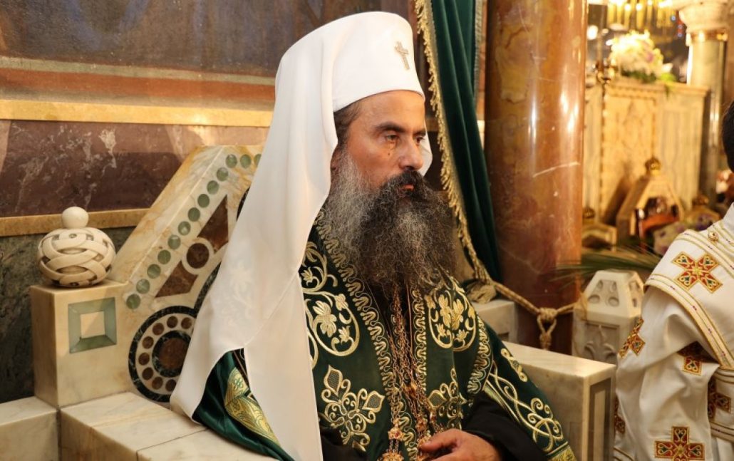 Патриарх-Даниил-се-помоли-Бог-да-изпрати-дъжд-и-да-спре-пожарите